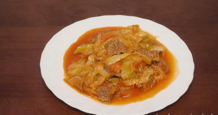 Тушеная капуста с мясом в мультиварке