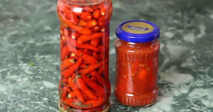 Маринованный острый перец чили