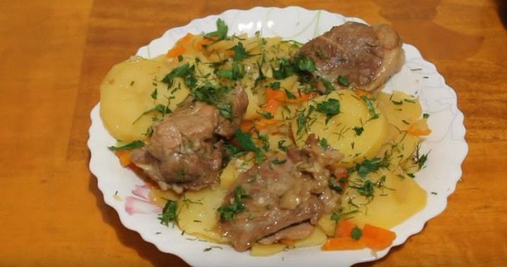 Баранина с картошкой в мультиварке