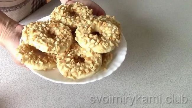 Постная выпечка с орехами