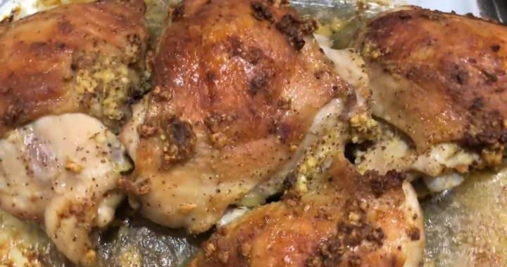 Куриные бедра с хрустящей корочкой в духовке
