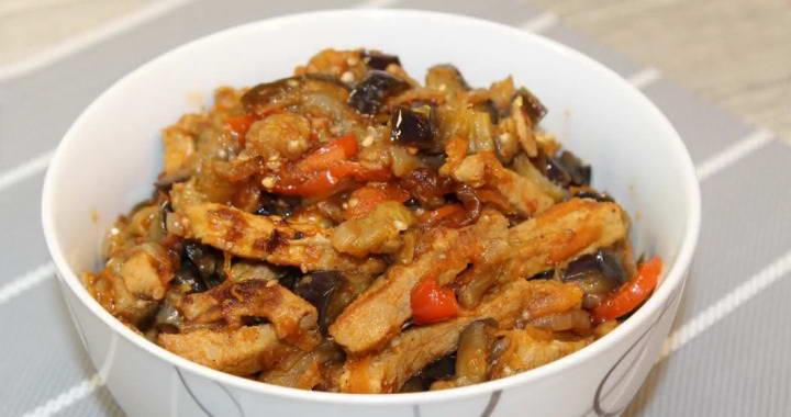 Мясо с баклажанами