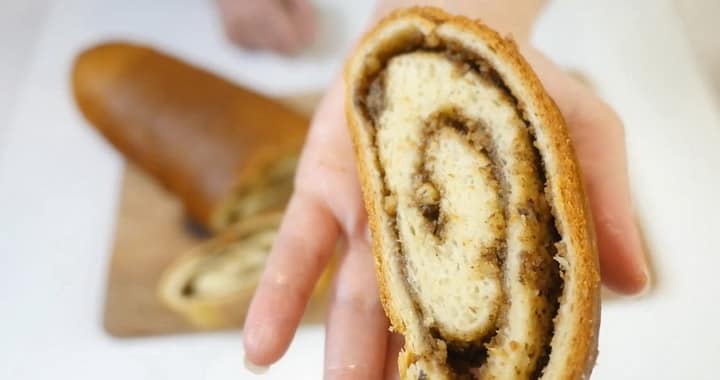 Рулет с грецкими орехами