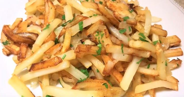 Жареная картошка с луком для начинающих