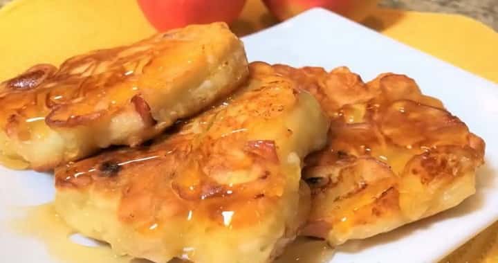 Постные оладьи с яблоками