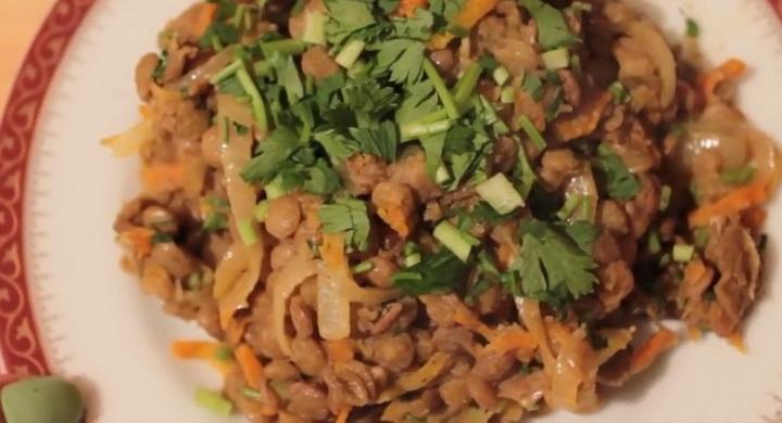 Чечевица с морковью и луком
