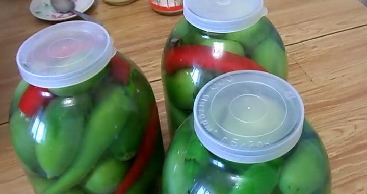 Острые соленые зеленые помидоры