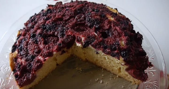 Легкий ягодный пирог