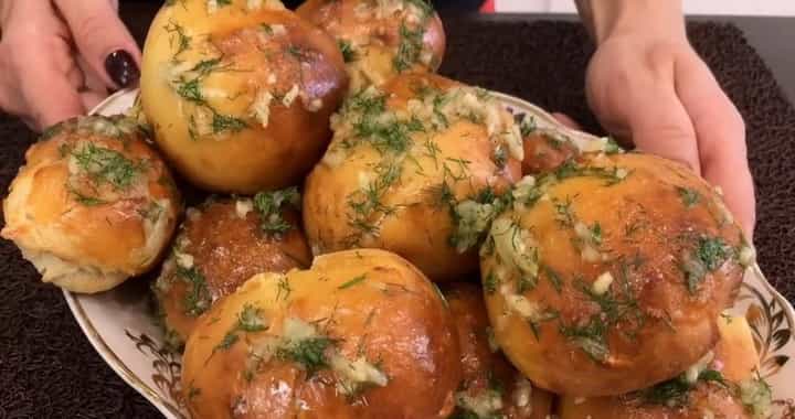 Пампушки с чесноком к борщу
