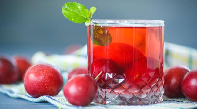 С чем употреблять компот из слив