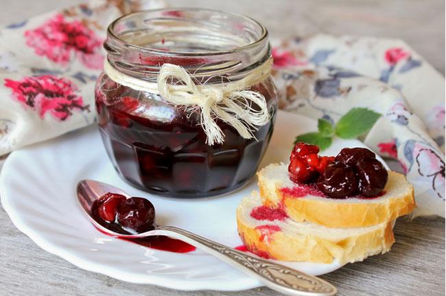 С чем кушать варенье из вишни без косточки