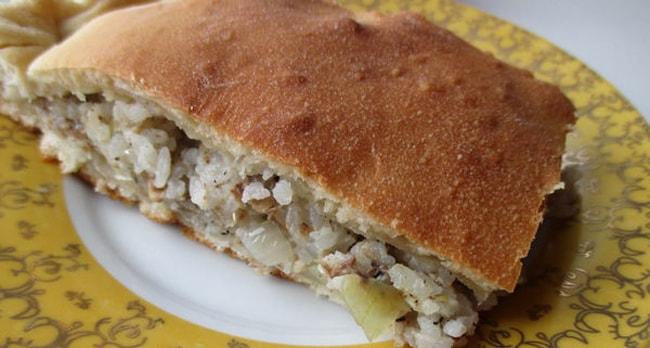 Рыбный пирог на кефире с рисом
