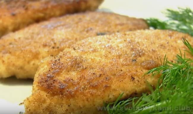Котлеты из куриных грудок можно подавать с любым гарниром.