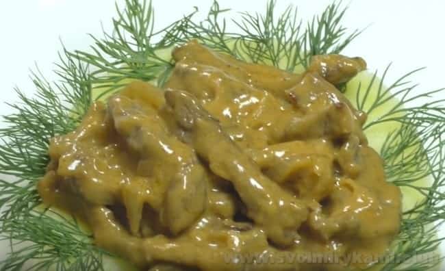 Бефстроганов из говядины со сливками будет тоже очень вкусным.