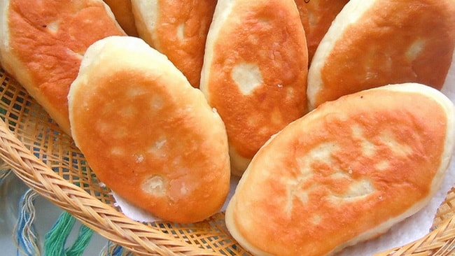 Готовые пирожки с грибами оценят друзья и близкие.