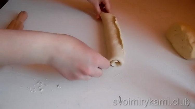 Простой домашний рецепт скусного батона в духовке