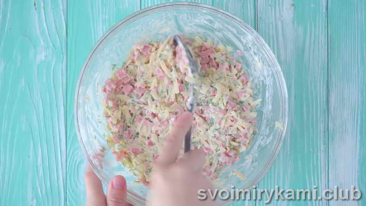тесто тщательно перемешиваем