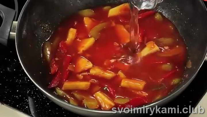 вливаем уксус